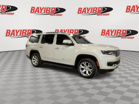 Used 2022 Jeep Wagoneer Series II image 2