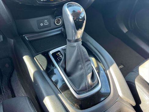 Used 2020 Nissan Rogue S image 24