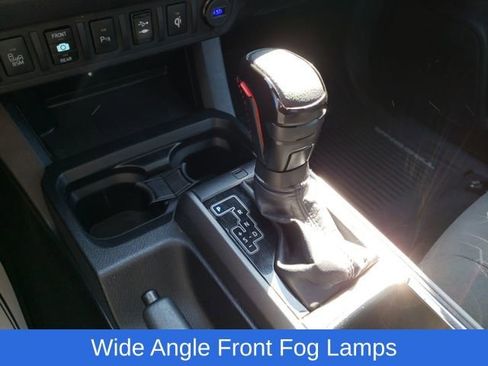 Used 2017 Toyota Tacoma TRD Sport w/ Premium & Technology Package image 23