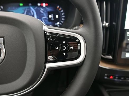 New 2026 Volvo XC60 B5 Core w/ Climate Package image 23