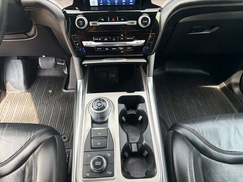 Used 2023 Ford Explorer Platinum w/ Technology Package AWD/4WD image 26