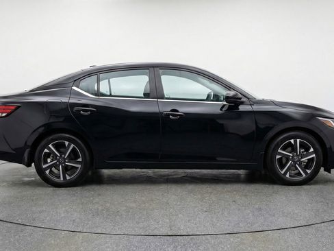 Used 2025 Nissan Sentra SV image 11