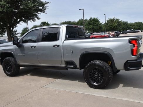Used 2026 Chevrolet Silverado 2500 ZR2 AWD/4WD image 11