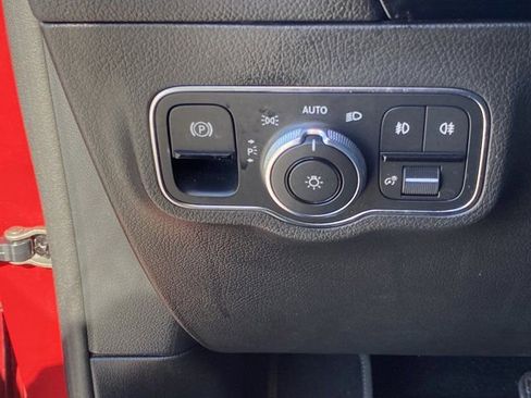 Used 2021 Mercedes-Benz GLA 250 w/ Premium Package image 18