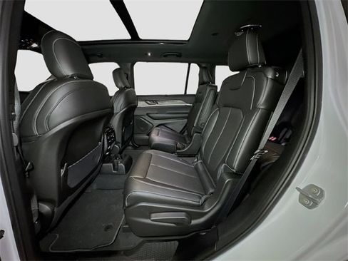New 2025 Jeep Grand Cherokee L Limited w/ Luxury Tech Group II image 15