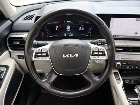 Used 2023 Kia Telluride EX w/ EX Captain's Chair Package AWD/4WD image 21