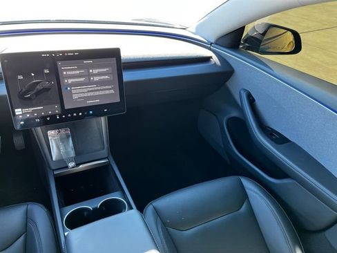 Used 2025 Tesla Model 3 Long Range image 8
