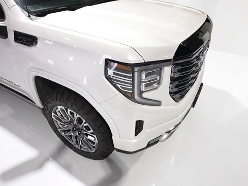 Used 2025 GMC Sierra 1500 Denali Ultimate AWD/4WD image 7