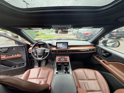 Used 2023 Lincoln Aviator Reserve w/ Equipment Group 201A AWD/4WD image 12
