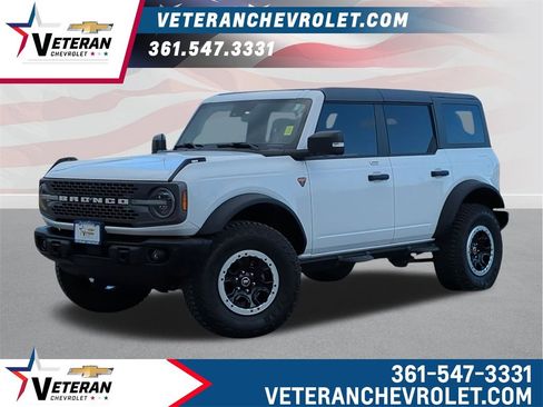 Used 2023 Ford Bronco Badlands image 1
