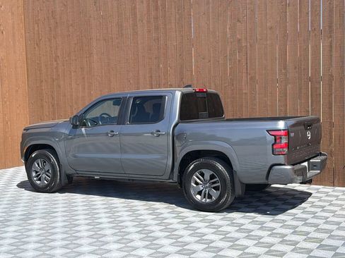 Used 2025 Nissan Frontier SV w/ SV Convenience Package RWD image 14