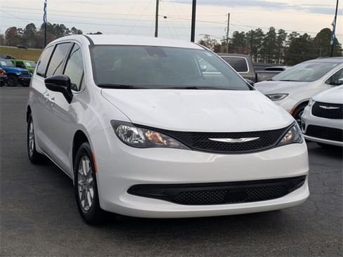 New 2026 Chrysler Voyager LX image 2