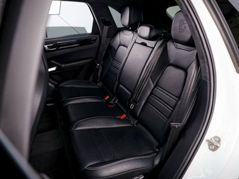 Used 2020 Porsche Cayenne Turbo S image 16