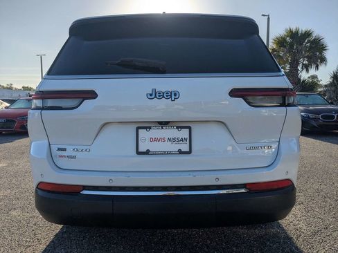 Used 2022 Jeep Grand Cherokee L Limited AWD/4WD image 5