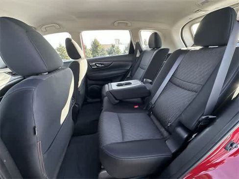 Used 2017 Nissan Rogue S image 16