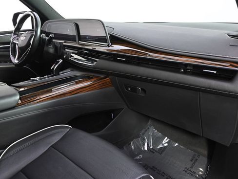 Used 2022 Cadillac Escalade ESV Premium Luxury w/ Performance Package AWD/4WD image 15