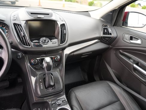 Used 2015 Ford Escape Titanium w/ Equipment Group 301A AWD/4WD image 21