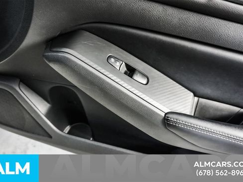 Used 2025 Nissan Altima 2.5 SV FWD image 45