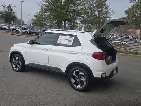 New 2026 Hyundai Venue SEL image 3