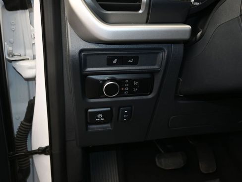 Used 2024 Ford Expedition Max XLT AWD/4WD image 12
