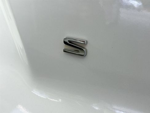Used 2021 Kia Sorento S w/ Panoramic Sunroof Package FWD image 14
