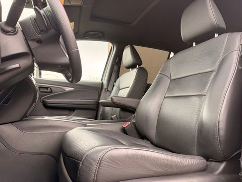 Used 2023 Honda Passport EX-L image 12