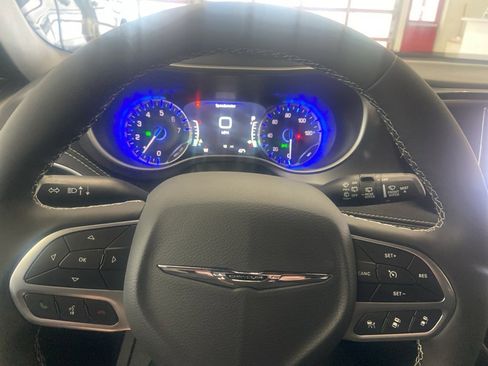 New 2026 Chrysler Pacifica Select image 24