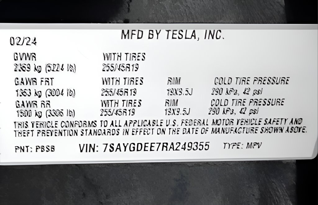Used 2024 Tesla Model Y Long Range AWD/4WD image 12