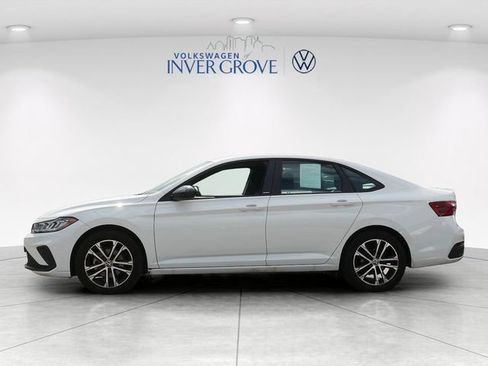 Certified 2025 Volkswagen Jetta Sport FWD image 4