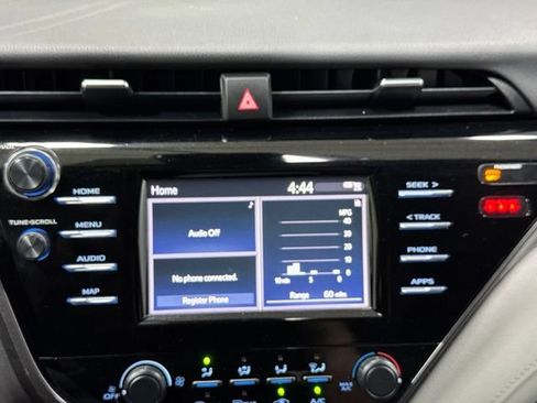 Used 2019 Toyota Camry LE FWD image 3