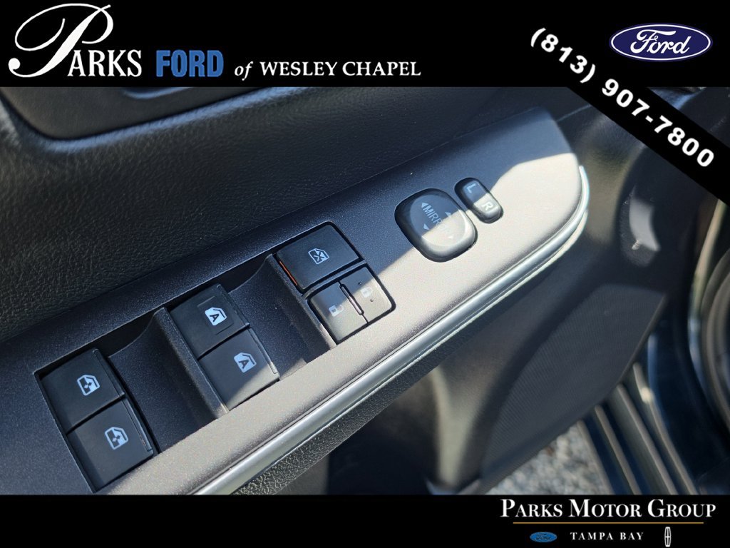 Used 2015 Toyota Camry SE FWD image 18