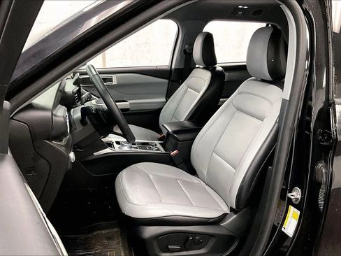 Certified 2021 Ford Explorer XLT w/ Equipment Group 202A image 24