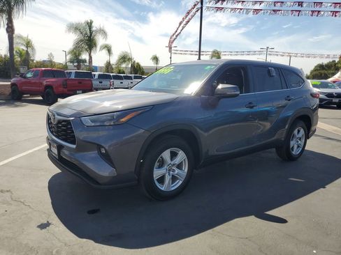 Used 2024 Toyota Highlander LE image 7