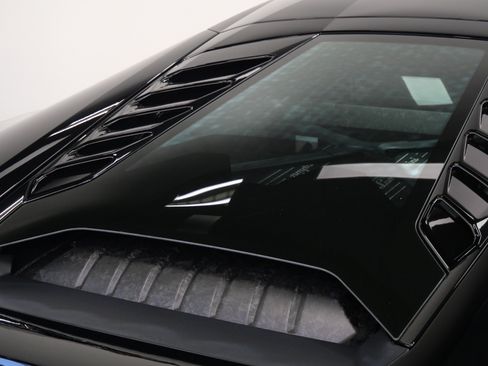 Used 2019 Lamborghini Huracan LP 580-2 RWD image 32