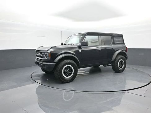 Certified 2023 Ford Bronco Big Bend w/ Sasquatch Package AWD/4WD image 4