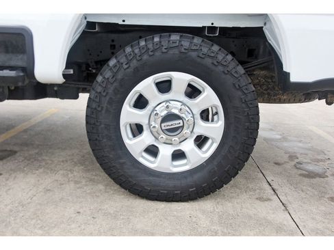 Certified 2024 Ford F250 XLT image 30