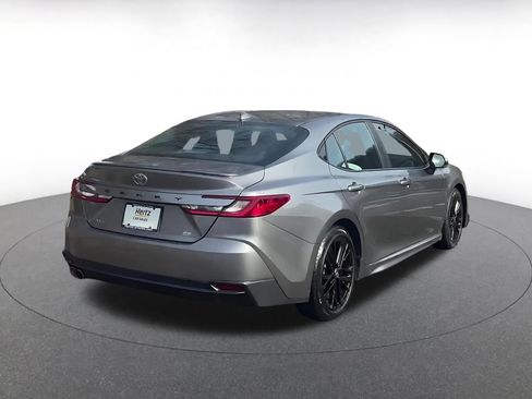 Used 2025 Toyota Camry SE image 12