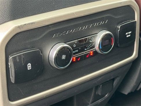 Used 2024 Ford Expedition Limited image 13