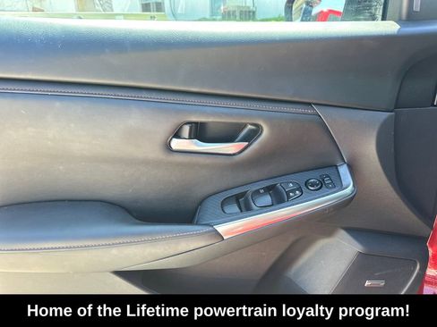 Used 2023 Nissan Sentra SR w/ SR Premium Package FWD image 7