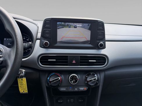 Used 2018 Hyundai Kona SE FWD image 16
