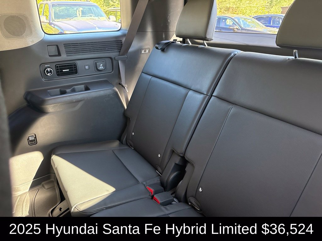 Used 2025 Hyundai Santa Fe Limited FWD image 18