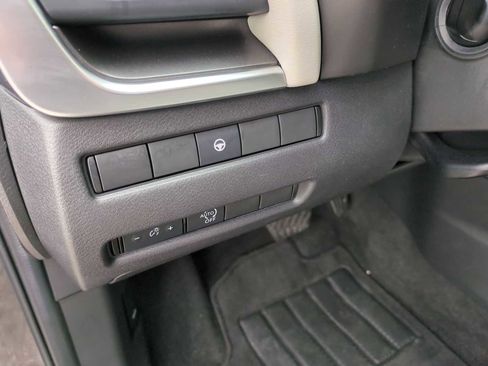 Used 2023 Nissan Rogue SV image 34