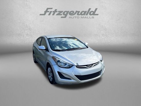 Used 2016 Hyundai Elantra SE FWD image 2