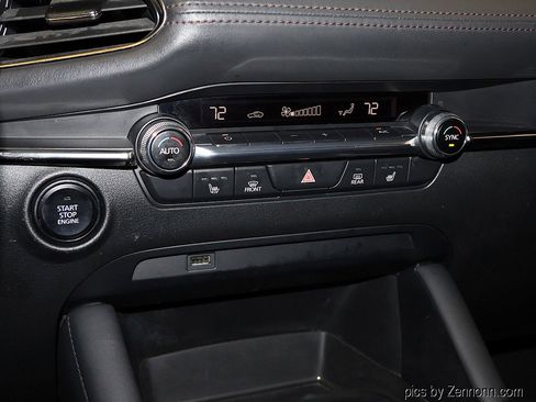 Used 2020 MAZDA MAZDA3 Premium Package image 19