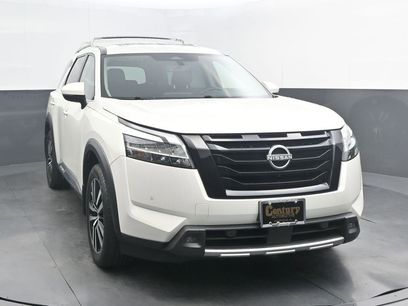 Used 2023 Nissan Pathfinder Platinum w/ Black Appearance Package