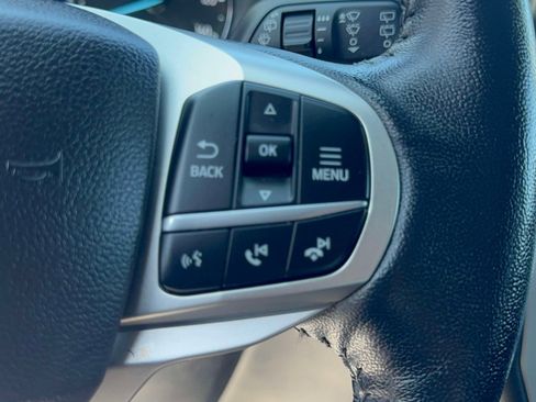 Used 2022 Ford Explorer XLT AWD/4WD image 18