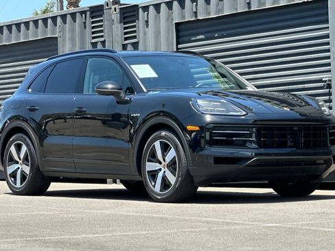 Used 2026 Porsche Cayenne E-Hybrid AWD/4WD image 10