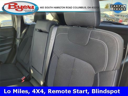 Used 2024 Jeep Grand Cherokee Laredo image 4