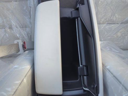 New 2025 Buick Envision Avenir image 18