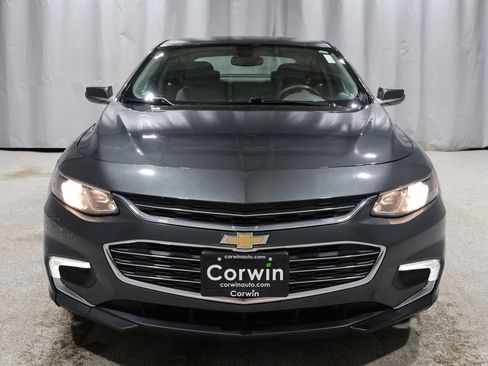 Used 2017 Chevrolet Malibu LT image 8